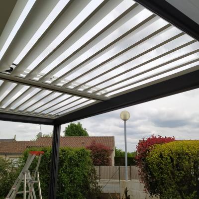 Pose d'une pergola bioclimatique